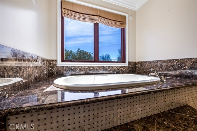 Detail Gallery Image 39 of 52 For 12530 Collins St, Valley Glen,  CA 91607 - 6 Beds | 5/1 Baths