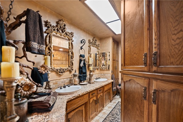 Detail Gallery Image 14 of 31 For 6016 E Texas, Bakersfield,  CA 93307 - 3 Beds | 2/1 Baths