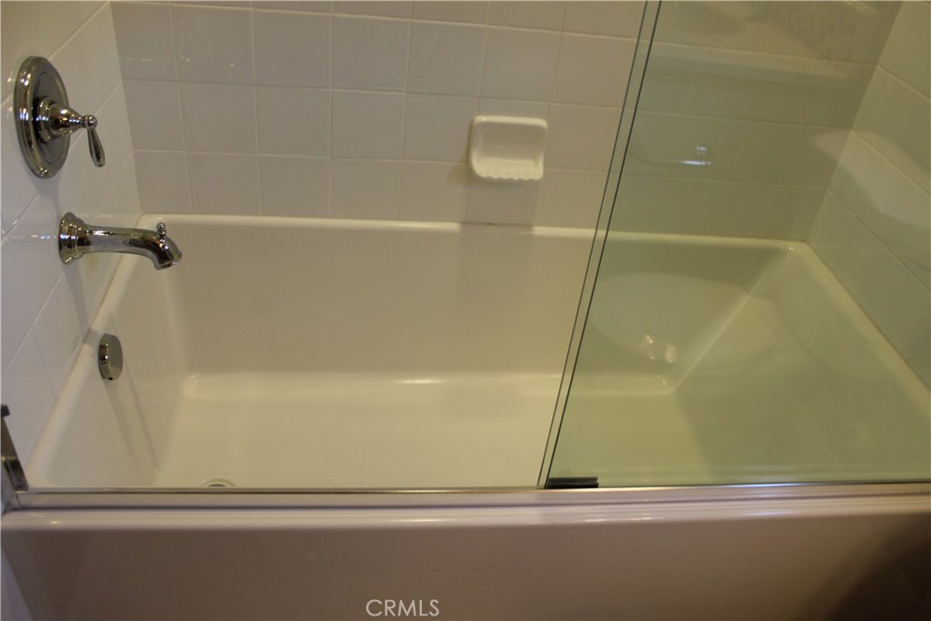 https://media.crmls.org/medias/473d946a-10d9-4050-ae65-6b93862e1014.jpg?preset=X-Large