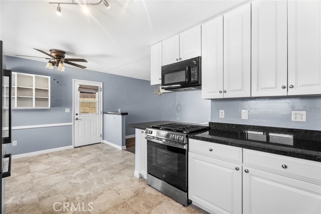 15072 Sussex Circle, Huntington Beach CA: https://media.crmls.org/medias/473f1393-4dfa-4c45-9e2a-fa18902fa702.jpg