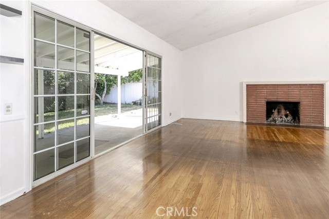 Detail Gallery Image 13 of 33 For 13727 Leadwell St, Van Nuys,  CA 91405 - 3 Beds | 1/1 Baths