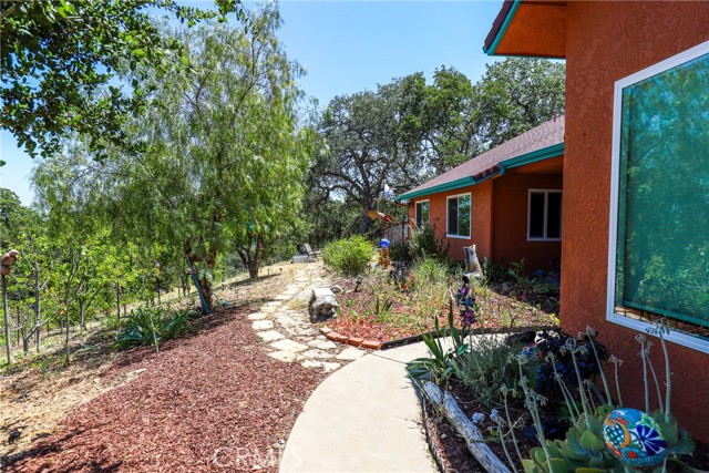 10755 Santa Ana Road, Atascadero CA: https://media.crmls.org/medias/4740329f-a04c-4f8c-a42b-4abc9209de15.jpg