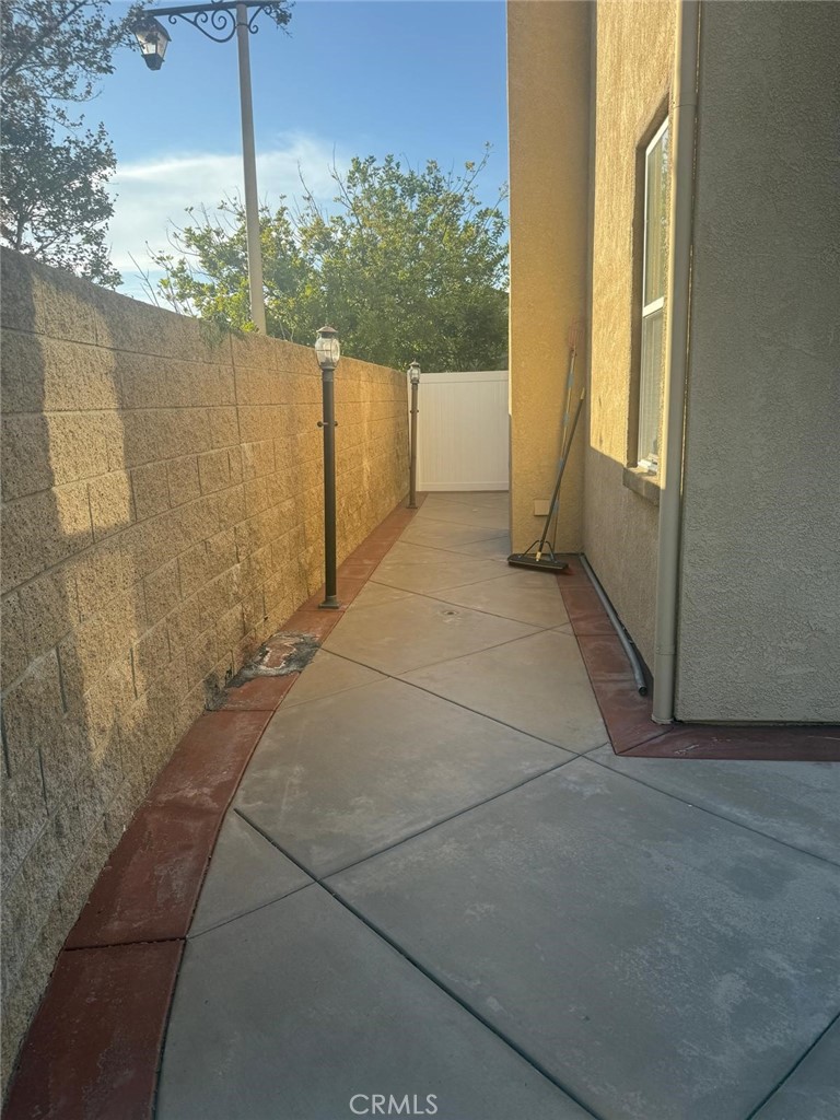 https://media.crmls.org/medias/47405814-836d-4b99-b202-c8abcef10067.jpg?preset=X-Large