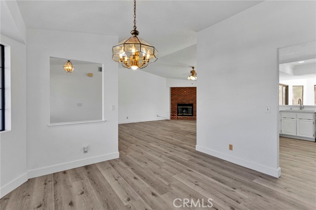 Detail Gallery Image 16 of 58 For 13027 Quapaw, Apple Valley,  CA 92308 - 4 Beds | 3/1 Baths