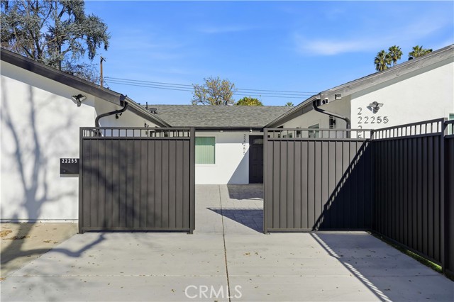 Detail Gallery Image 2 of 36 For 22255 Wyandotte, Canoga Park,  CA 91303 - 3 Beds | 2 Baths