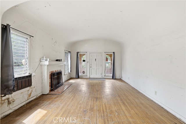 Detail Gallery Image 7 of 26 For 4720 Denny, Toluca Lake,  CA 91602 - 2 Beds | 1 Baths