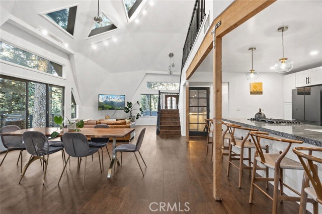 Detail Gallery Image 10 of 43 For 1349 Valley View, Crestline,  CA 92325 - 4 Beds | 3 Baths