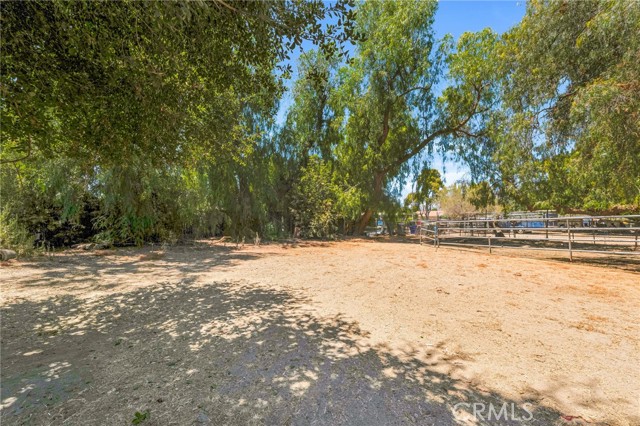 Detail Gallery Image 31 of 37 For 21724 Chatsworth St, Chatsworth,  CA 91311 - 3 Beds | 2 Baths
