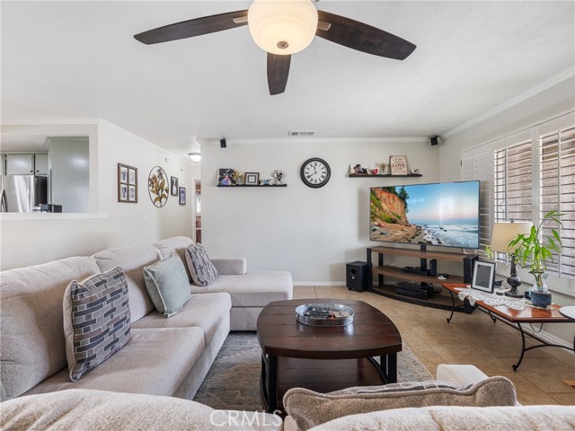Detail Gallery Image 10 of 46 For 14427 Holly Dr, Victorville,  CA 92395 - 4 Beds | 2 Baths