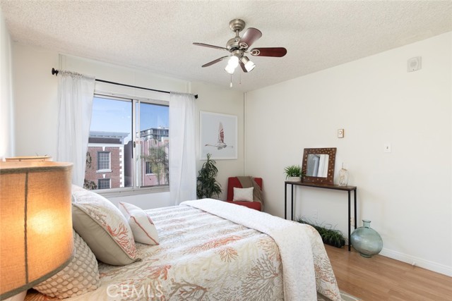 250 Linden Avenue, Long Beach CA: https://media.crmls.org/medias/4741b9e6-44ff-4b23-82a1-761d9f9b65a9.jpg