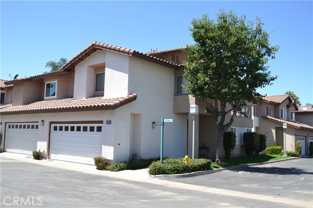 Detail Gallery Image 4 of 37 For 12911 via Napoi, Riverside,  CA 92503 - 2 Beds | 2/1 Baths