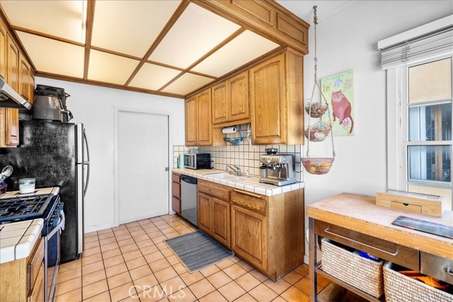 3512 Manhattan Avenue, Manhattan Beach, California 90266, 2 Bedrooms Bedrooms, ,2 BathroomsBathrooms,Residential,Sold,Manhattan Avenue,SB22078651