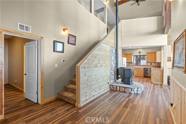 Detail Gallery Image 5 of 49 For 28081 Deertrail Dr, Tehachapi,  CA 93561 - 3 Beds | 2/1 Baths