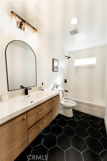 Detail Gallery Image 15 of 21 For 1948 Floradale Ave, South El Monte,  CA 91733 - 4 Beds | 3 Baths