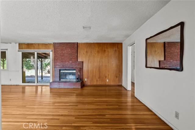 Detail Gallery Image 8 of 52 For 17917 Chase, Northridge,  CA 91325 - 3 Beds | 2/1 Baths