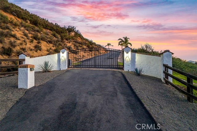 Detail Gallery Image 1 of 1 For 37700 Calle De Lobo, Murrieta,  CA 92562 - 5 Beds | 4/2 Baths