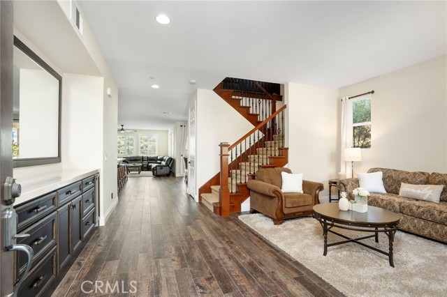 Detail Gallery Image 22 of 52 For 20530 Cheryl Ln, Saugus,  CA 91350 - 5 Beds | 4 Baths