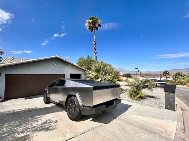 9830 Mesquite Avenue, Desert Hot Springs CA: https://media.crmls.org/medias/47439eff-ecc3-4f5a-97d2-3b5191477761.jpg
