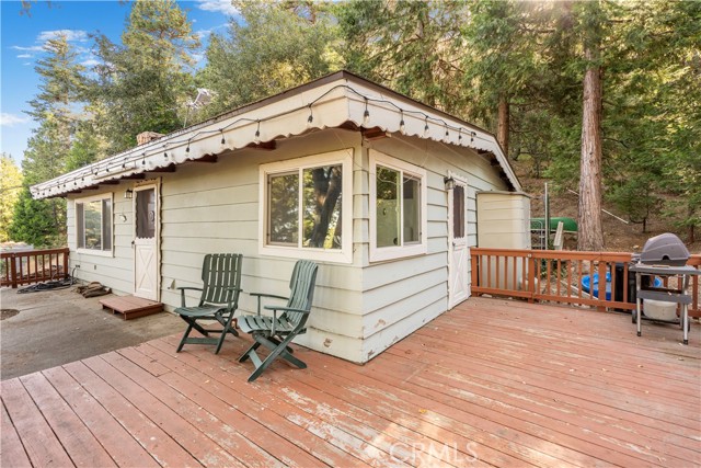 797 Chateau Drive, Crestline CA: https://media.crmls.org/medias/4743a484-acc5-4c3f-b5d1-894e42946aa5.jpg