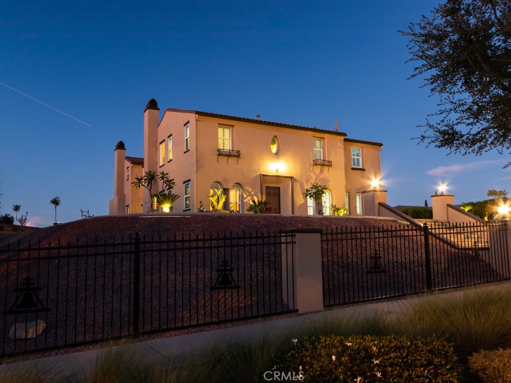 445 Green Orchard Place, Riverside, CA 92506