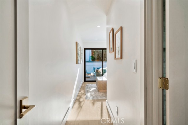 2605 N Poinsettia Avenue, Manhattan Beach CA: https://media.crmls.org/medias/47451375-5804-46ef-92e9-df566bcd7a15.jpg