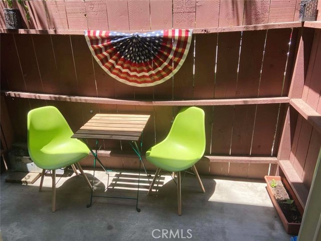 Detail Gallery Image 21 of 26 For 7320 Lennox Ave #H1,  Van Nuys,  CA 91405 - 2 Beds | 2/1 Baths