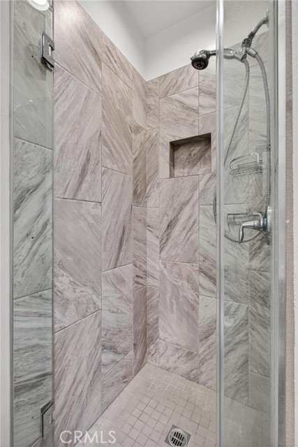 Detail Gallery Image 32 of 46 For 1830 Kelton Ave #5,  Los Angeles,  CA 90025 - 3 Beds | 2/1 Baths