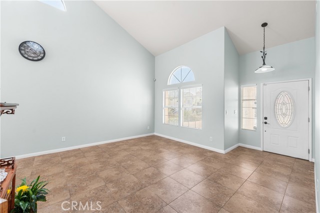 1215 Date Palm Drive, Palmdale CA: https://media.crmls.org/medias/47471688-86f8-40fb-801f-cbc874c042d5.jpg