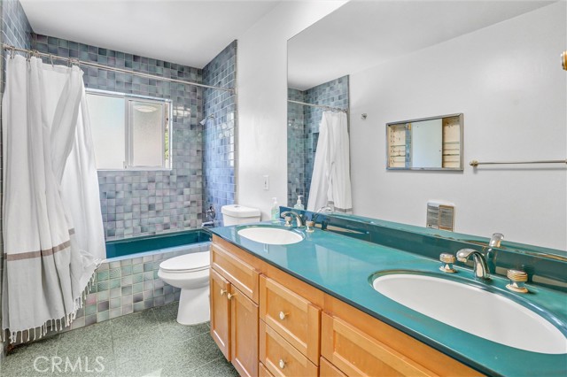 1800 Sunset Drive, Vista CA: https://media.crmls.org/medias/4747ba5c-df29-46a8-83e3-c5d4bc257027.jpg