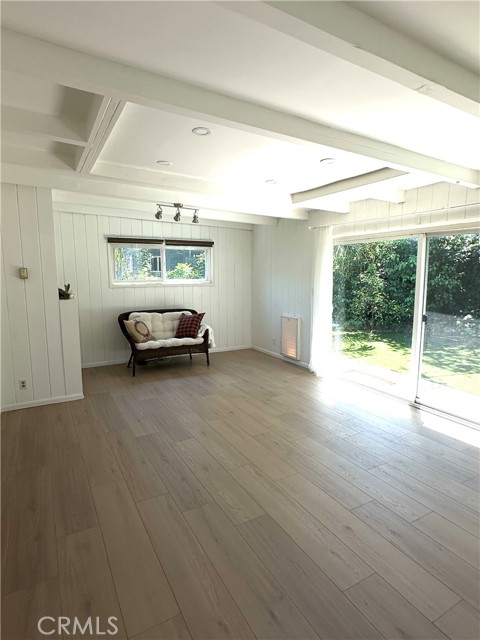 Detail Gallery Image 6 of 18 For 20808 Martha St, Woodland Hills,  CA 91367 - 3 Beds | 2 Baths