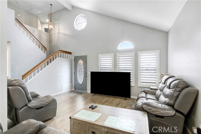Detail Gallery Image 3 of 15 For 317 Aurora Dr, Perris,  CA 92571 - 3 Beds | 2/1 Baths
