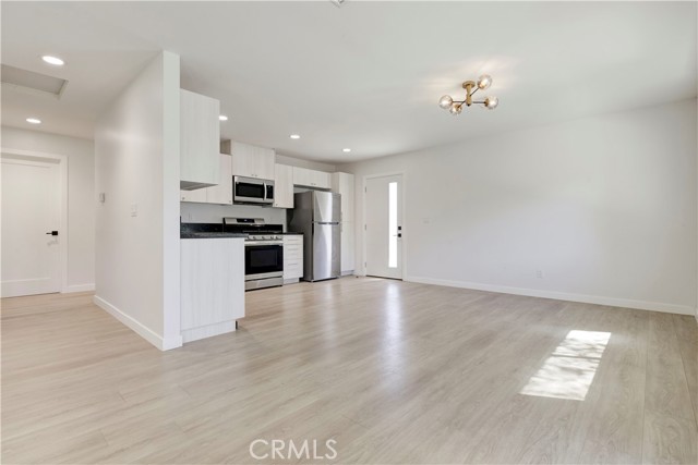 Detail Gallery Image 21 of 24 For 2641 Hermosa a,  Montrose,  CA 91020 - 4 Beds | 2 Baths