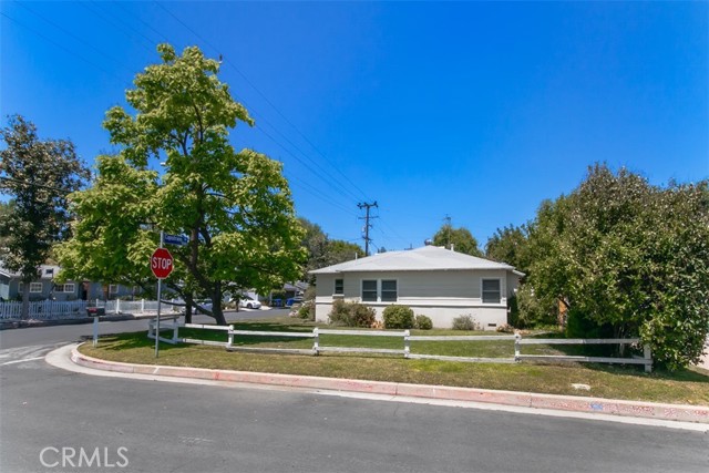 22457 Berdon Street photo 3
