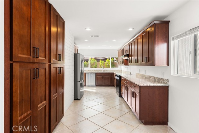 Image 13 of 54 For 20761 Mission Ln