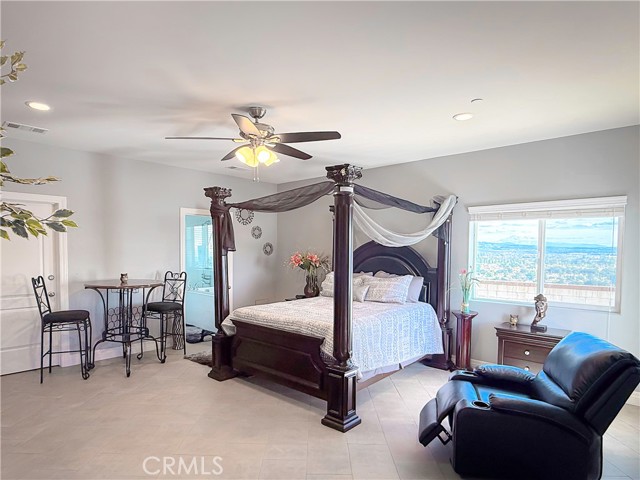 Image 20 of 50 For 449 Skylark  