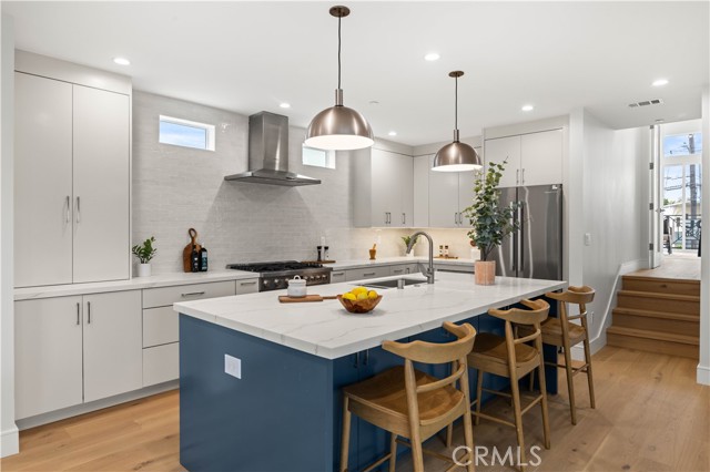 1212 19th Street, Hermosa Beach, California 90254, 4 Bedrooms Bedrooms, ,4 BathroomsBathrooms,Residential,For Sale,19th,SB26062974