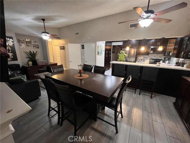 Detail Gallery Image 9 of 48 For 591 N Smoke Tree, Rialto,  CA 92376 - 3 Beds | 2 Baths