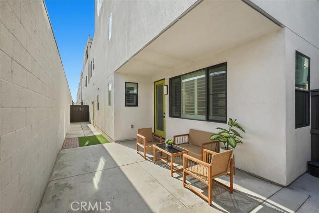 Detail Gallery Image 19 of 59 For 2144 Swallowtail Walk, Gardena,  CA 90249 - 4 Beds | 2/2 Baths