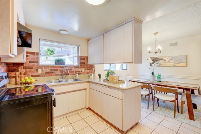 Detail Gallery Image 17 of 34 For 761 Fordland Ave, La Verne,  CA 91750 - 4 Beds | 2 Baths