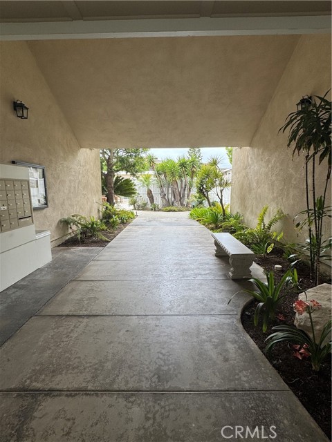 3230 Merrill Drive, Torrance CA: https://media.crmls.org/medias/474c58d8-b0cc-468d-82ff-8952bcdcc1dc.jpg
