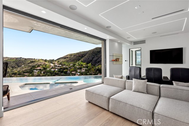 Detail Gallery Image 33 of 75 For 18 Stallion Rd, Bell Canyon,  CA 91307 - 5 Beds | 6 Baths