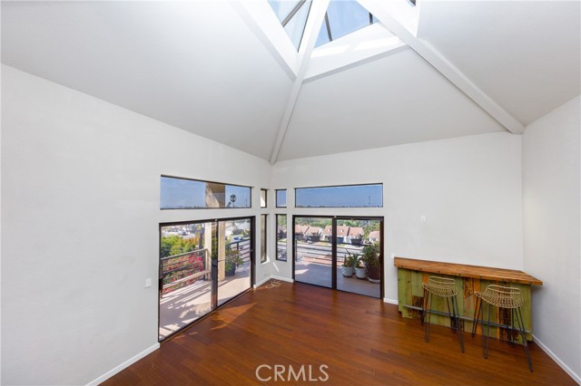 5845 S Mansfield Avenue, Los Angeles CA: https://media.crmls.org/medias/474e2954-7b37-4453-9283-2636b9ba70c2.jpg