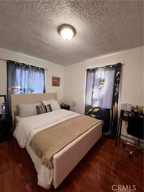 7327 N Loma Verde Avenue, Canoga Park CA: https://media.crmls.org/medias/474e3639-82b6-4e48-833b-91f46aecd5d4.jpg