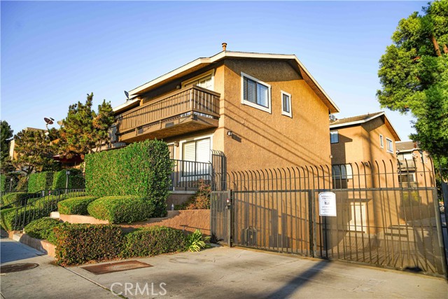 Detail Gallery Image 1 of 39 For 16414 Cornuta Ave #11,  Bellflower,  CA 90707 - 2 Beds | 2/1 Baths