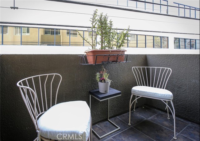 Detail Gallery Image 19 of 25 For 14141 Dickens #111,  Sherman Oaks,  CA 91423 - 2 Beds | 2 Baths
