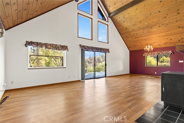 3 Town Hill Way, Berry Creek CA: https://media.crmls.org/medias/474f10a6-de0c-41f7-9c8e-5ad2bc015dc8.jpg