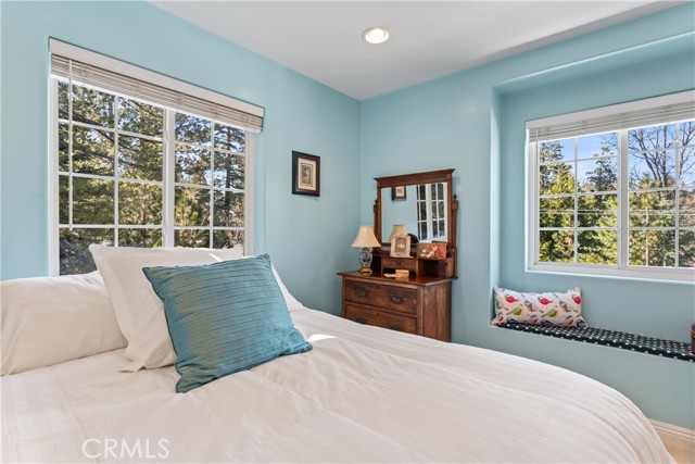 Detail Gallery Image 34 of 72 For 197 Massive Rd, Lake Arrowhead,  CA 92317 - 4 Beds | 3/1 Baths