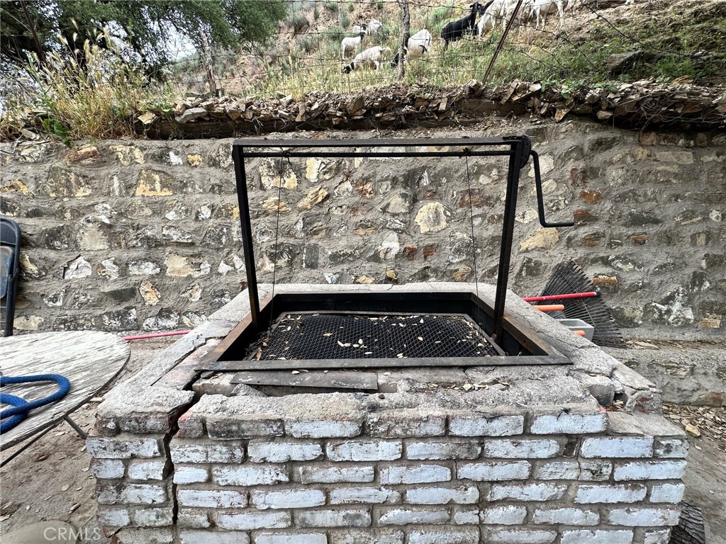 https://media.crmls.org/medias/474fa780-1079-4f32-b786-4596afdef00c.jpg?preset=X-Large