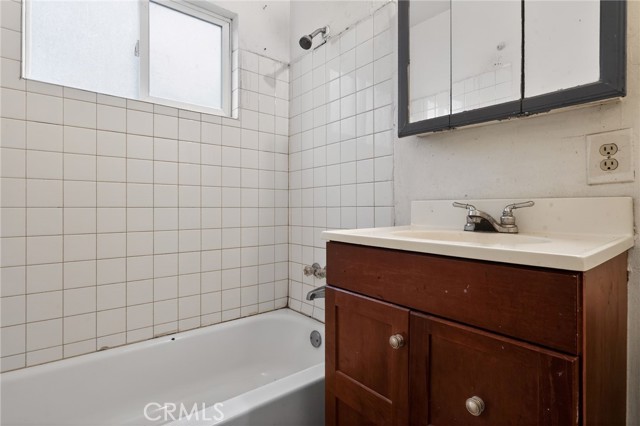 Detail Gallery Image 10 of 17 For 893 N 2nd St, Porterville,  CA 93257 - 2 Beds | 1 Baths