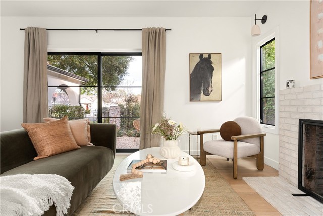 Detail Gallery Image 5 of 40 For 4935 Agnes Ave, Valley Village,  CA 91607 - 5 Beds | 3 Baths